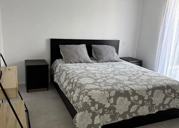 Neuve A Pied Villa *